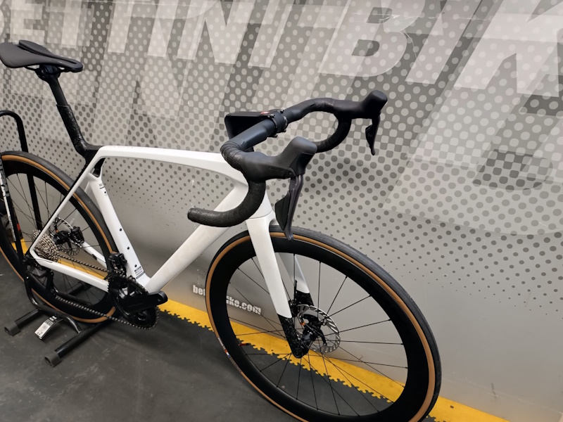 TREK Madone SL7 gen 8 - immagine 5